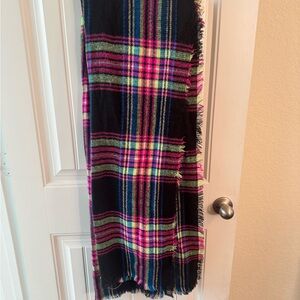 NWT Vintage City Streets Vibrant Plaid Blanket Wrap